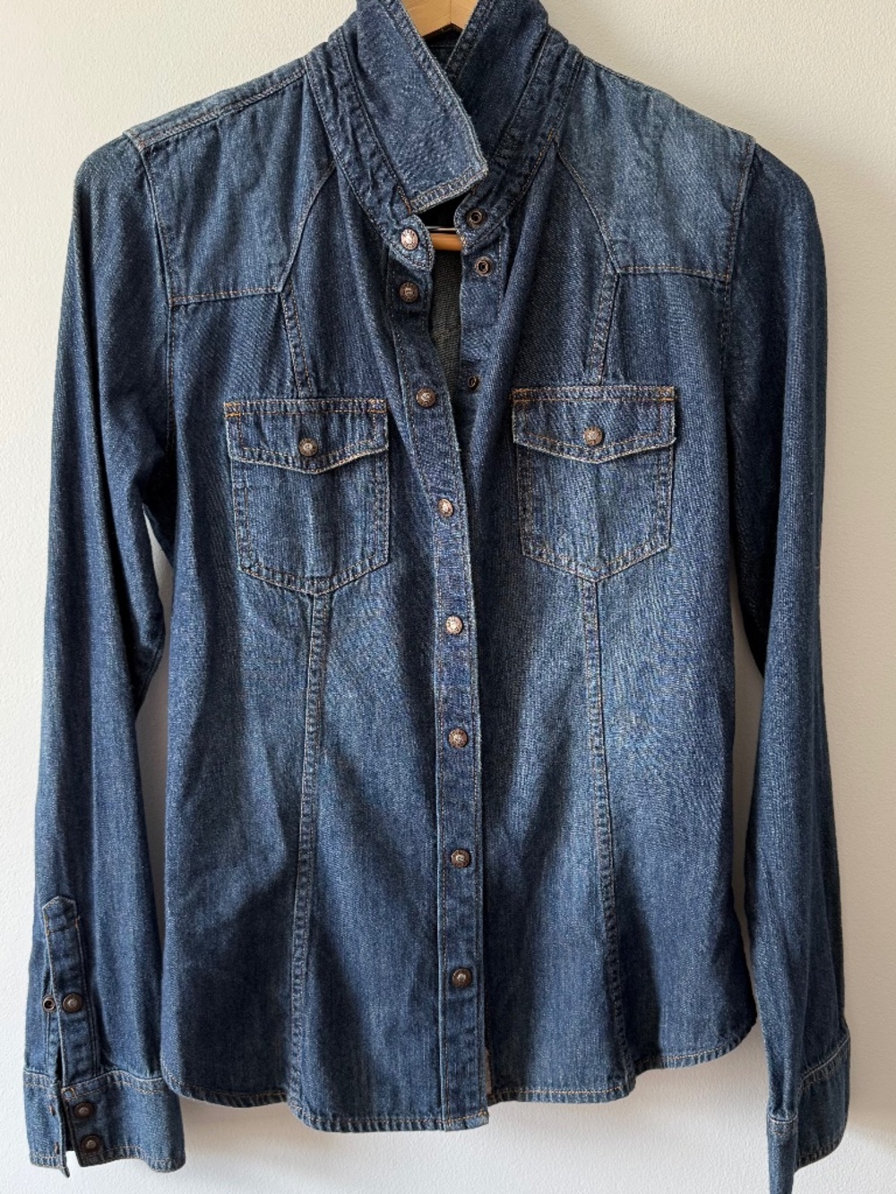 Guess dark denim snap button shirt sz medium